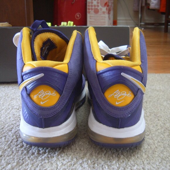 Size 10 - Nike LeBron 8 Lakers Men Basketball Sneakers/Shoes w/Box - Picture 4 of 7